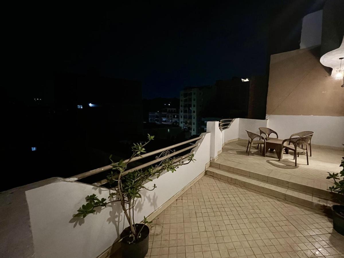 Near The Pyramids Inn Nazlet el-Sîsi 외부 사진
